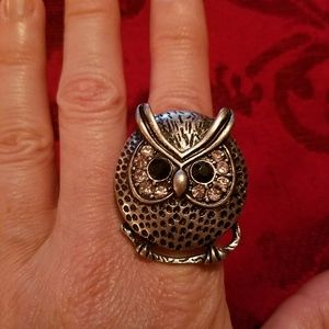 Silver Tone Huge Owl Ring Black Stone Eyes Gothic